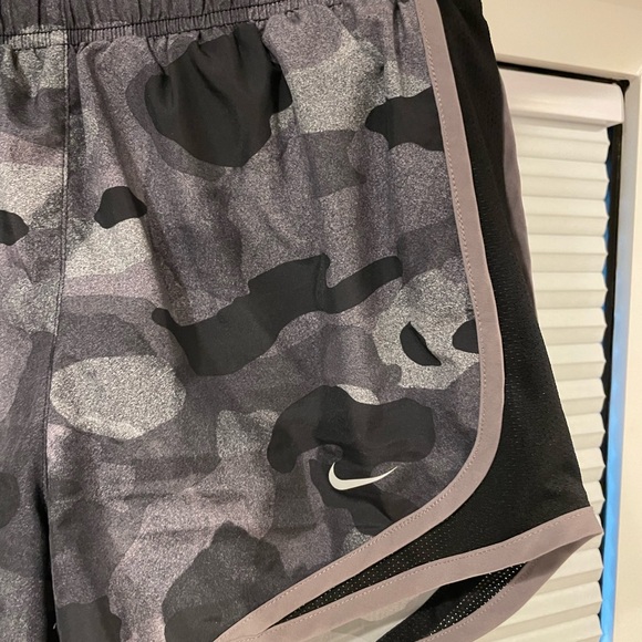 Nike dri fit shorts size xs - Picture 3 of 3